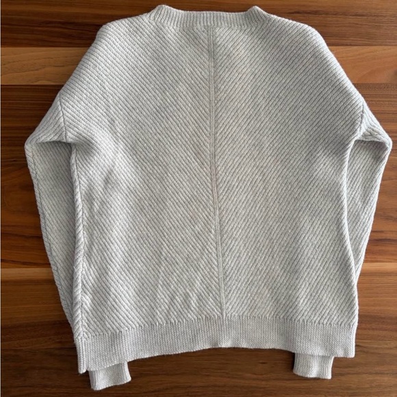 Wilfred Free Isabelli Merino Wool Gray Sweater - Picture 2 of 5